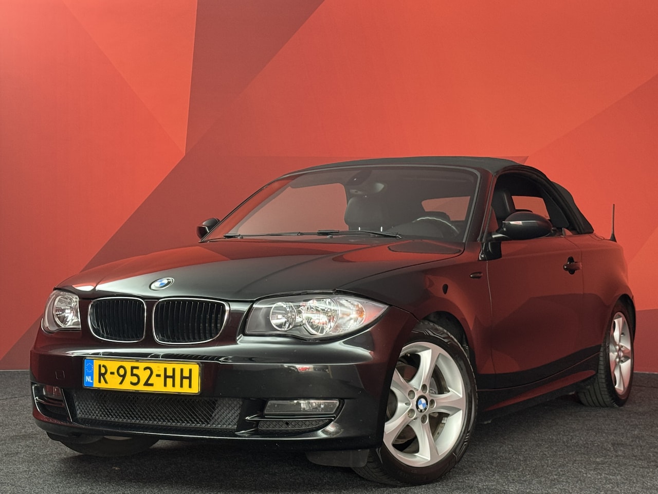 BMW 1-serie Cabrio - 118i | Stoelverwarming | Leder | Cruise | Ketting V.V. | APK 06-10-2027 - AutoWereld.nl