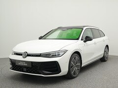 Volkswagen Passat Variant - R-Line Edition 1.5 eHybrid 272 PK | LED Matrix IQ | Panoramadak | Leder | Verlengde fabrie
