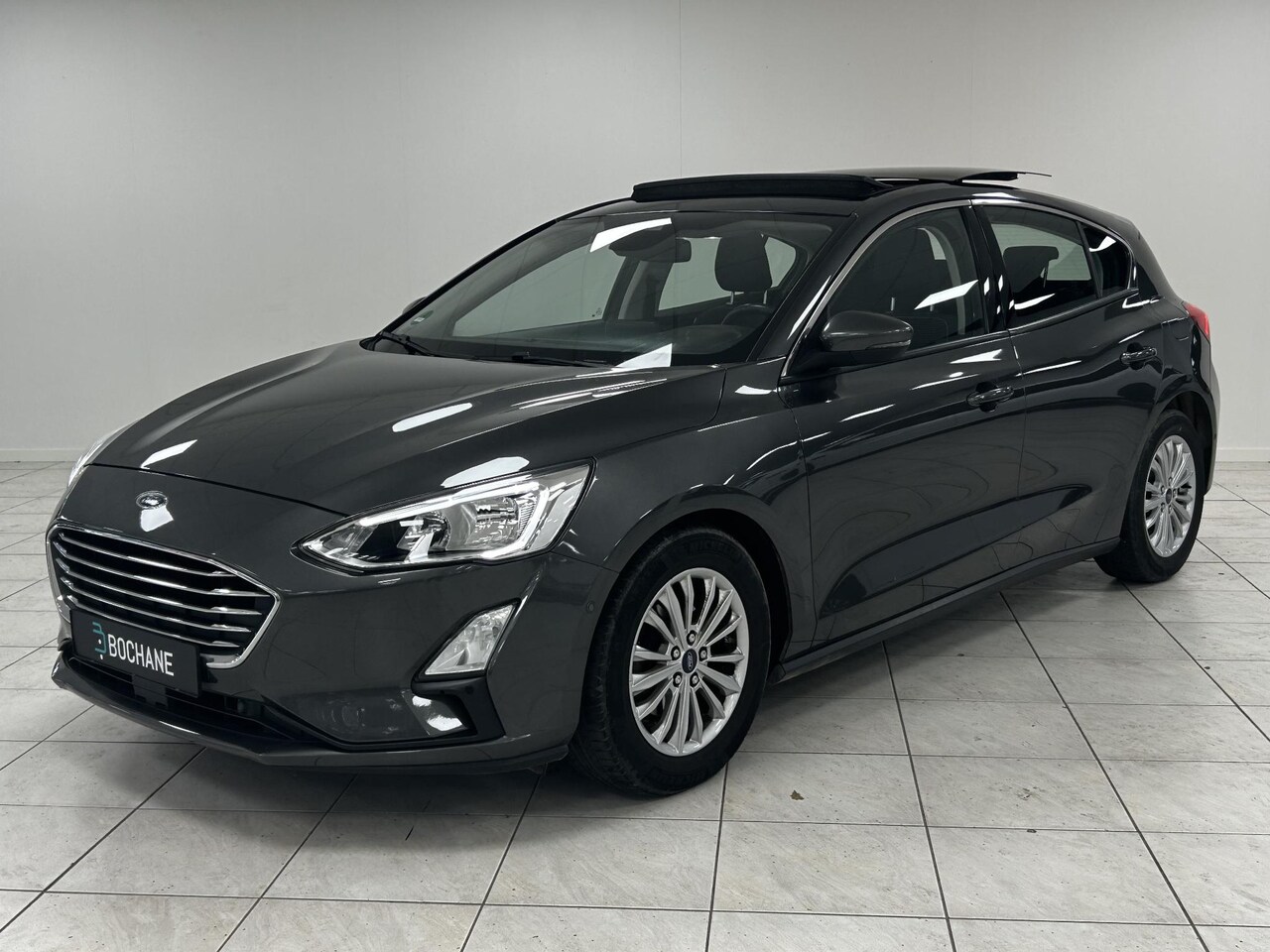 Ford Focus - 1.0 EcoBoost Titanium Business | Panoramadak | TREKHAAK | ACHTERUITRIJCAMERA | VOORRUIT/ST - AutoWereld.nl
