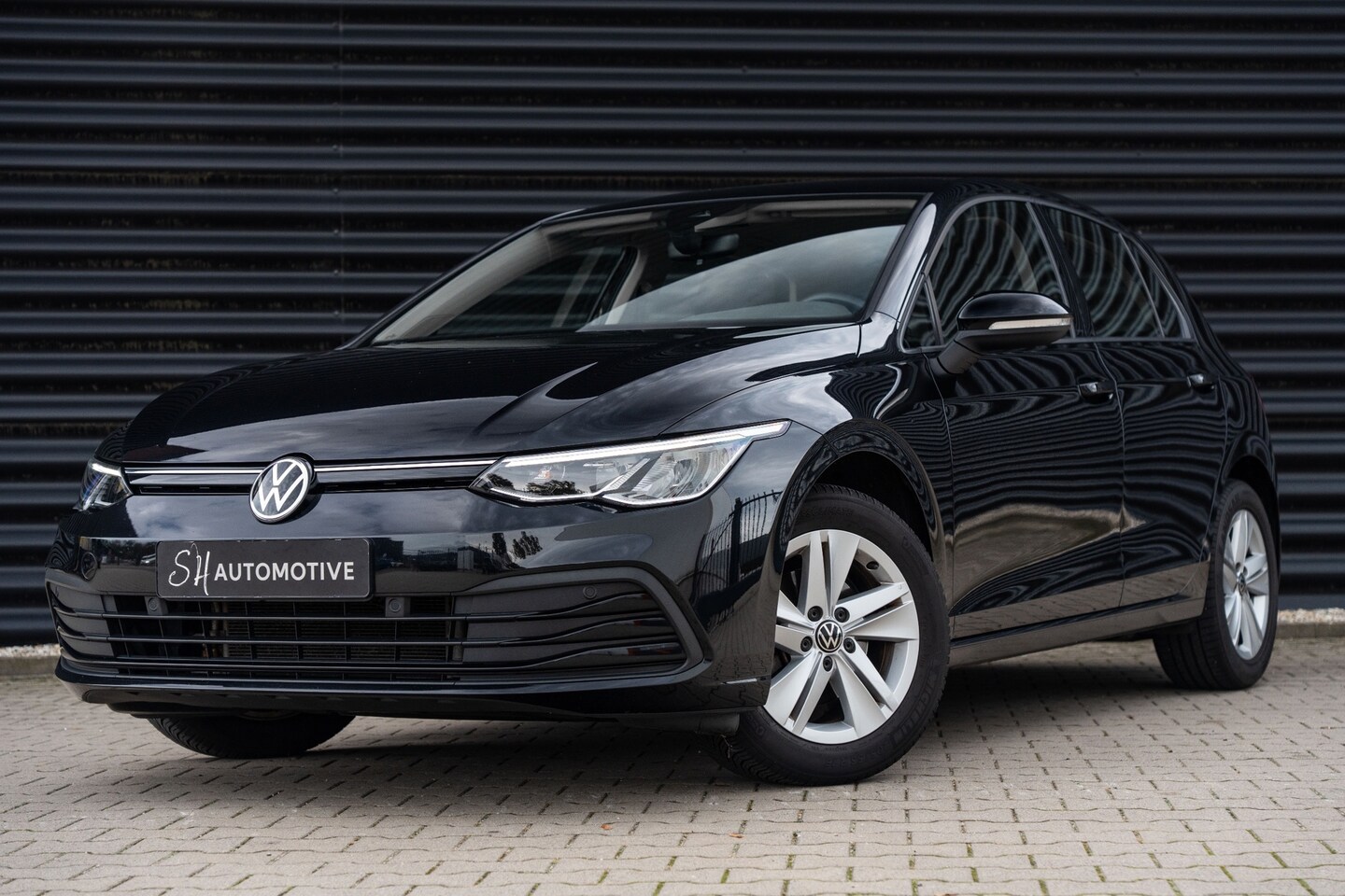 Volkswagen Golf - 1.0 TSI Life Business / CARPLAY / SFEER / STOELVERWARMING - AutoWereld.nl