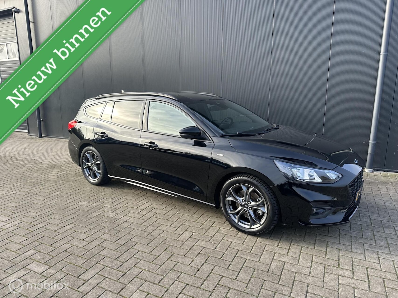 Ford Focus Wagon - 1.0 EcoBoost Titanium ST-Line Automaat - AutoWereld.nl