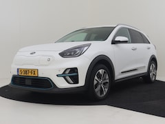 Kia e-Niro - DynamicLine 64 kWh 204PK | Achteruitrijcamera | PDC | Navi | DAB |Keyless entry start | Cr