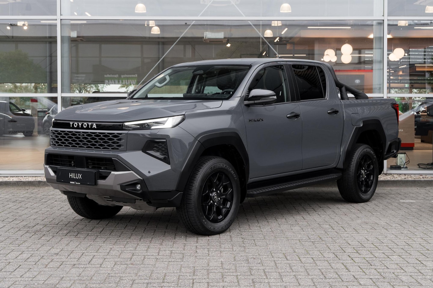 Toyota HiLux - 2.8 D-4D Hybrid Invincible Op bestelling - AutoWereld.nl