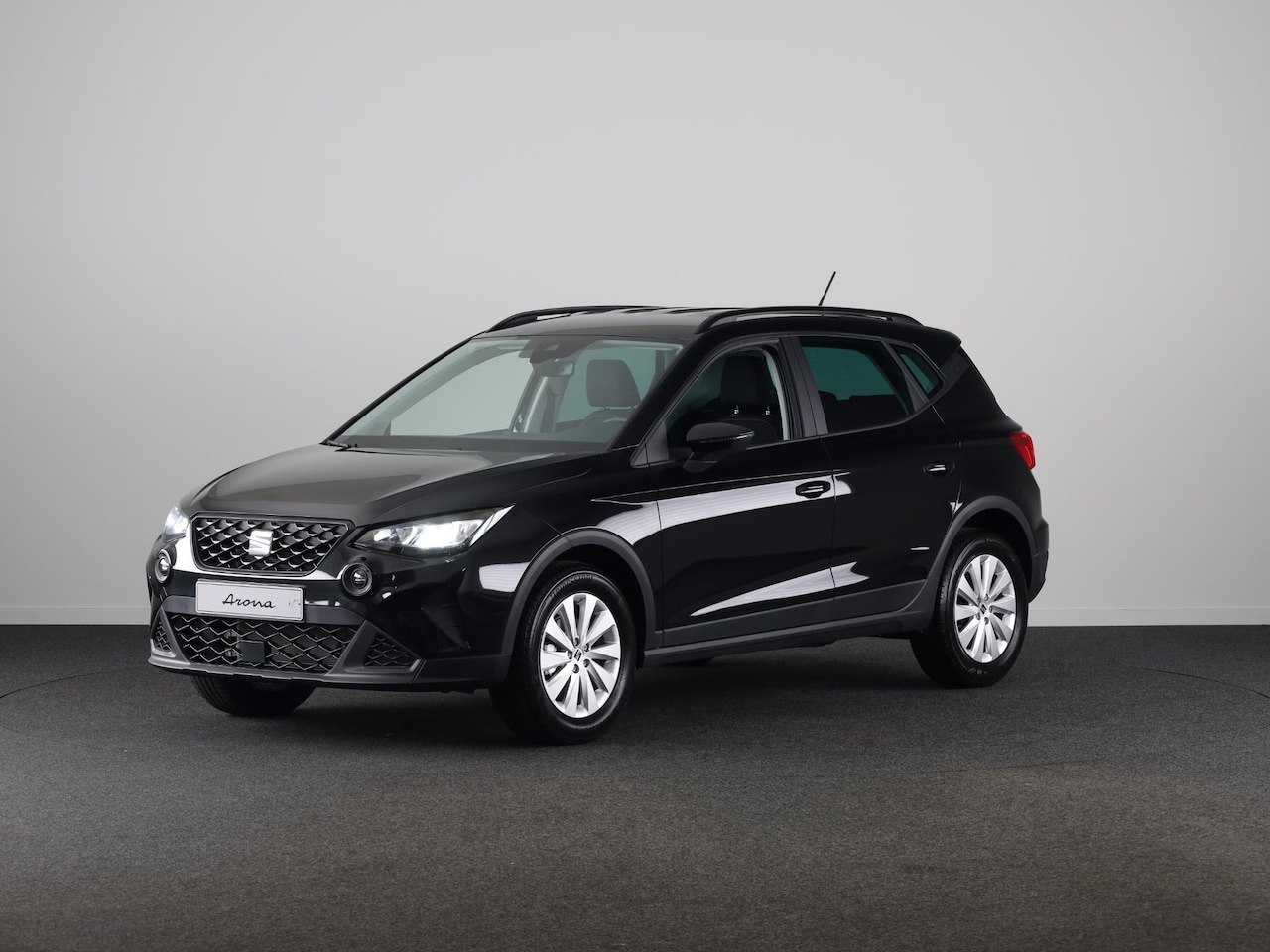 SEAT Arona - Style Business Intense 1.0 70 kW / 95 pk EcoTSI SU | Midnight Black Metallic | Draadloze C - AutoWereld.nl