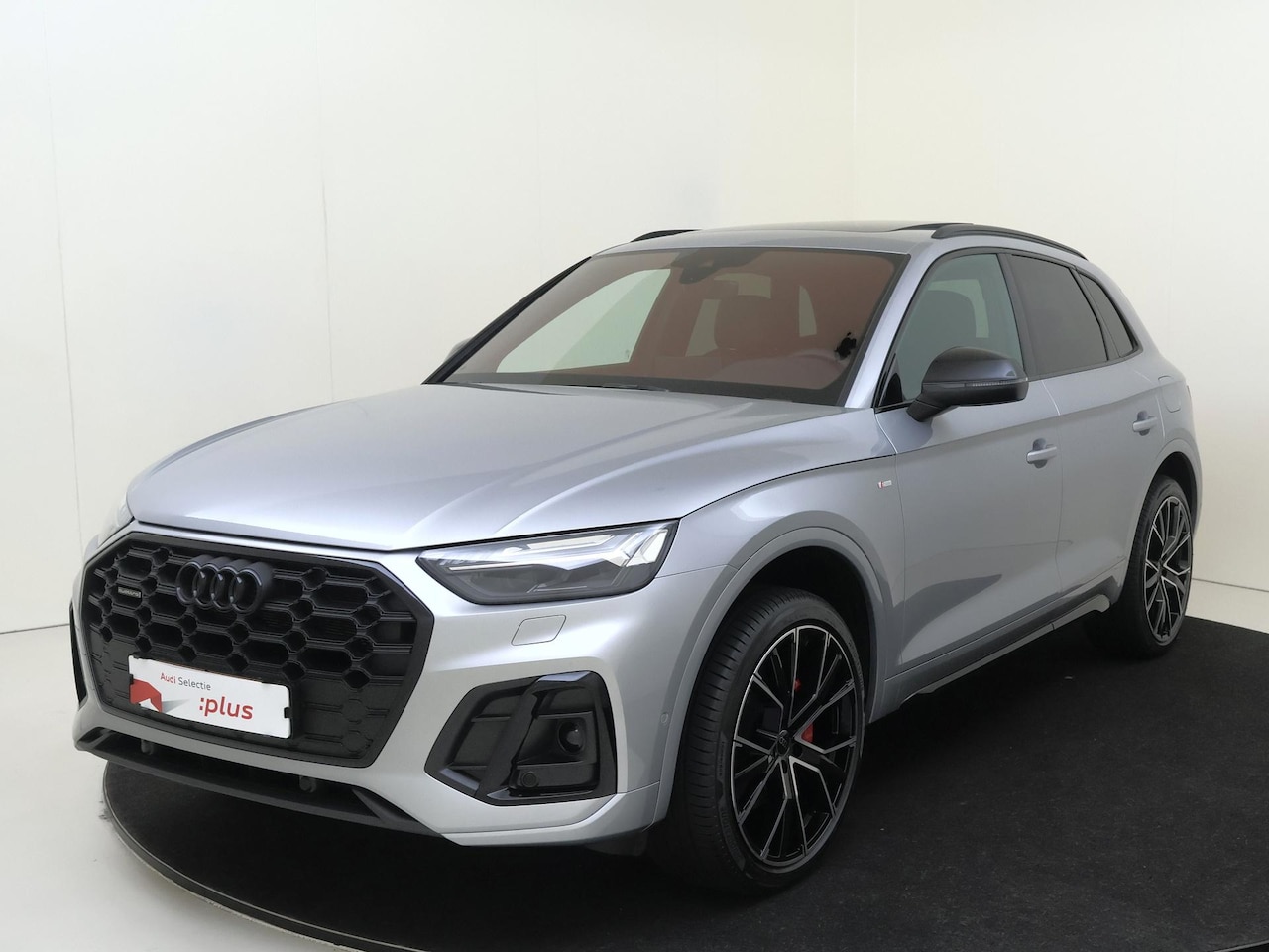 Audi Q5 - 55 TFSI e S edition Competition | Panoramadak | Trekhaak | Achteruitrijcamera | 3-zone air - AutoWereld.nl
