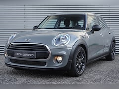 MINI 5-Deurs - 1.5 One First 130PK / Nederlandse Auto / 2e eigenaar / Airconditioning / Parkeersensors ac