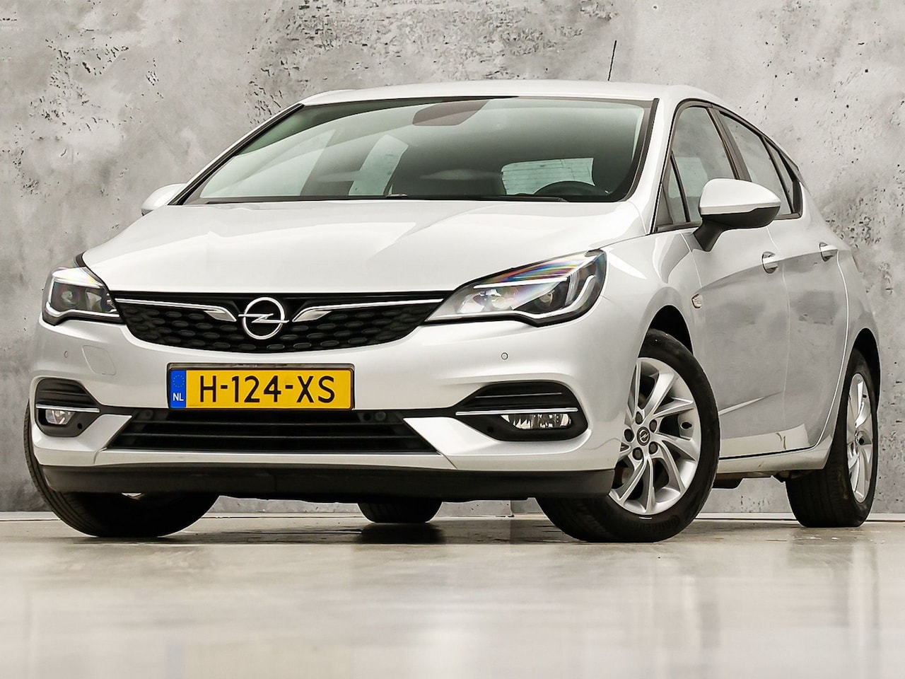 Opel Astra - 1.2 Sport (NAVIGATIE, CLIMATE, CAMERA, TREKHAAK, LOGISCH NAP, SPORTSTOELEN, CRUISE, LM VEL - AutoWereld.nl