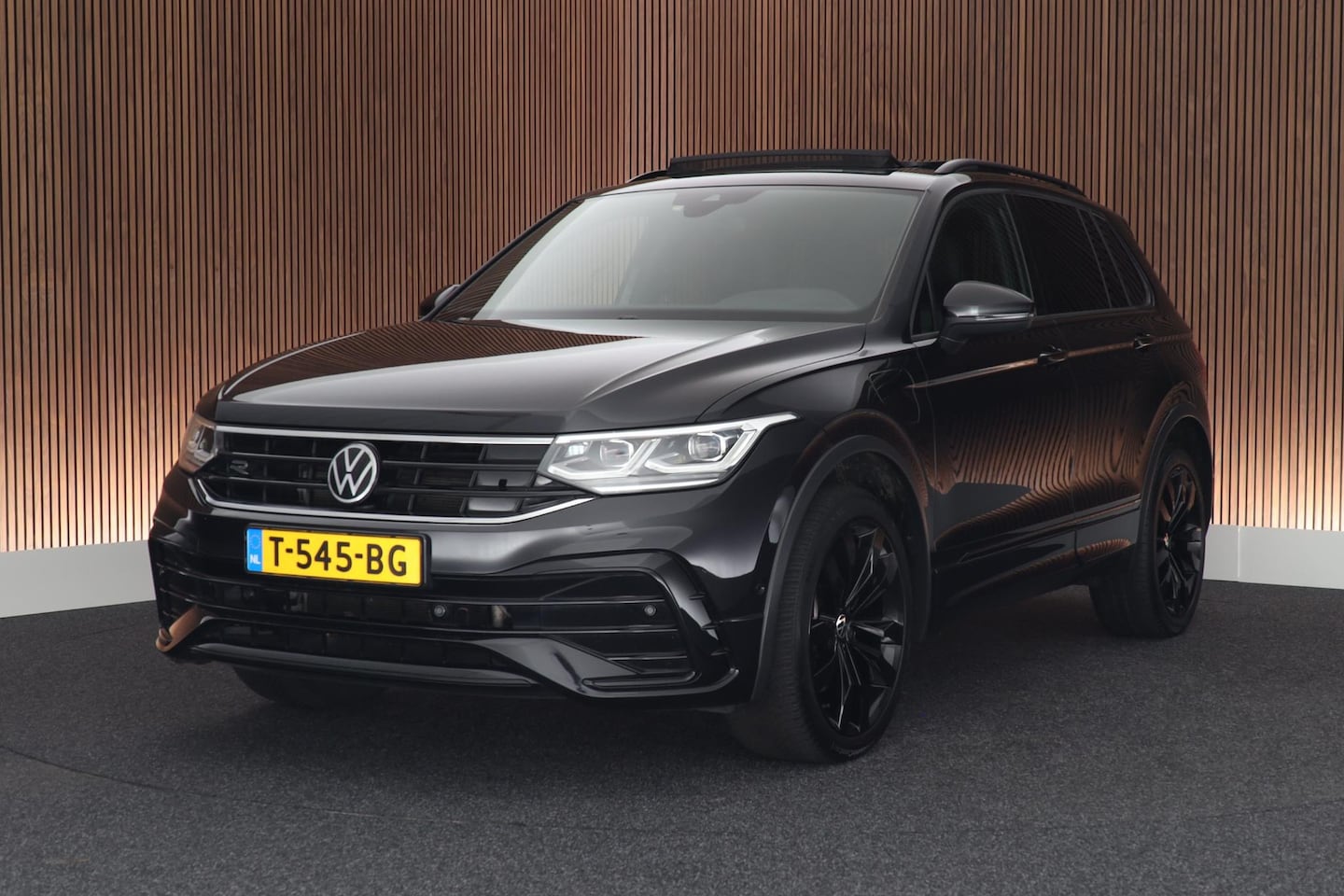 Volkswagen Tiguan - 1.4 TSI 245pk eHybrid R-Line Business+ Black Style DCC Panoramadak HUD Camera Trekhaak Sto - AutoWereld.nl