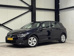 Volkswagen Golf - 1.0 eTSI Life | navi | led | carplay | stoelverwarming |