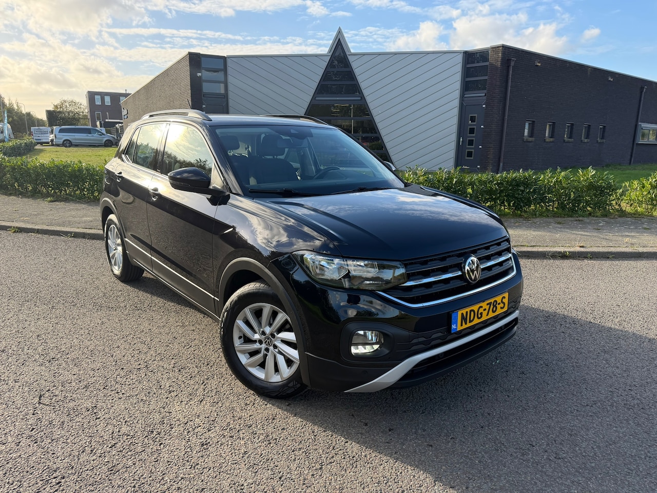 Volkswagen T-Cross - 1.0 TSI Life | Lichtmetalen-Velgen | Airco | Lane assist | Inklapbare spiegels | Hoge inst - AutoWereld.nl