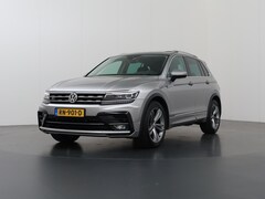 Volkswagen Tiguan - 1.4 TSI ACT Highline R-Line | Trekhaak | Panoramadak | Sportstoelen | Virtual Cockpit | Na