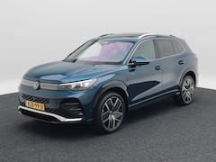 Volkswagen Tiguan - 1.5 eHybrid R-Line | Trekhaak | Panoramadak | 360 Camera | Head-Up Display |