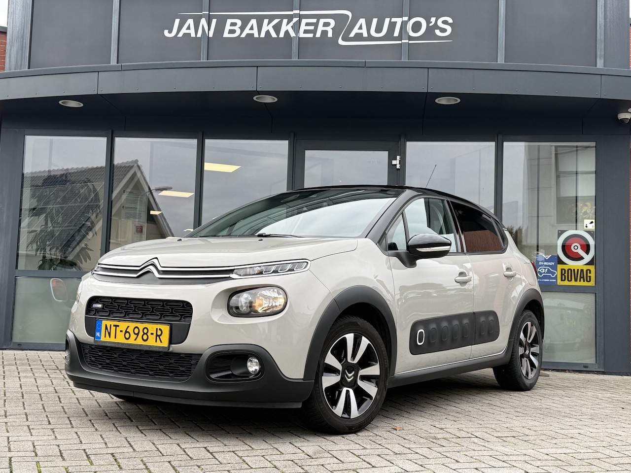 Citroën C3 - 1.2 PureTech Shine ✅ CarPlay / Android Auto ✅ Panodak ✅ Clima ✅ Cruise ✅ - AutoWereld.nl