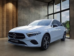 Mercedes-Benz A-klasse - 250 e Luxury Line | Night-Pakket | Panoramadak | Trekhaak | Keyless | Parkeerpakket