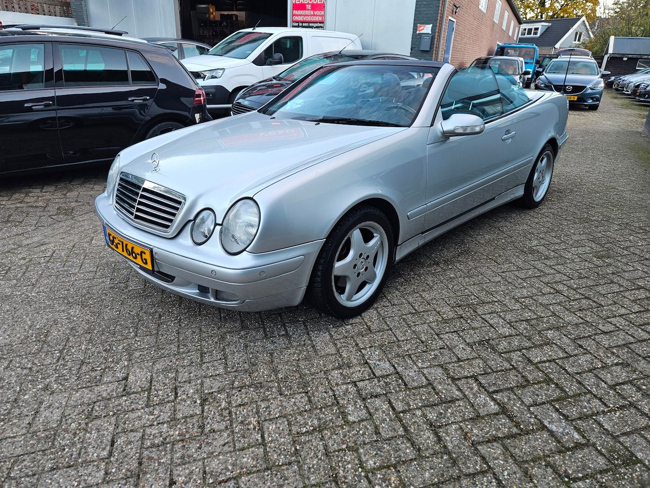 Mercedes-Benz CLK-klasse Cabrio - 200 K. Elegance AUT 2001 GRIJS - AutoWereld.nl
