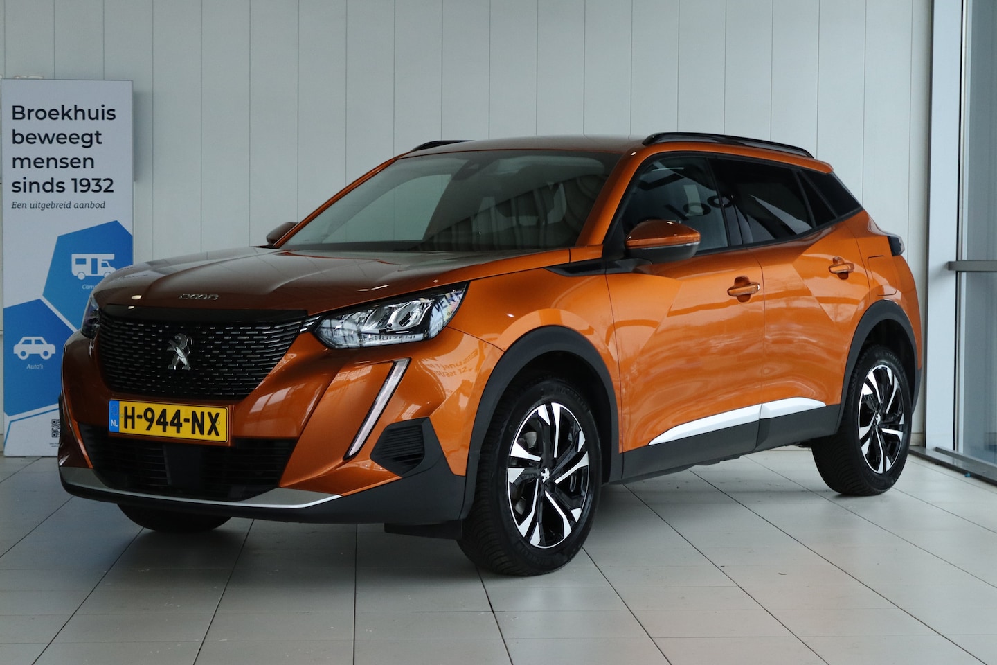 Peugeot 2008 - 1.2 Turbo Allure | Dealer Onderhouden | 1st Eigenaar | Cruise Control | Camera | Navi | Ca - AutoWereld.nl