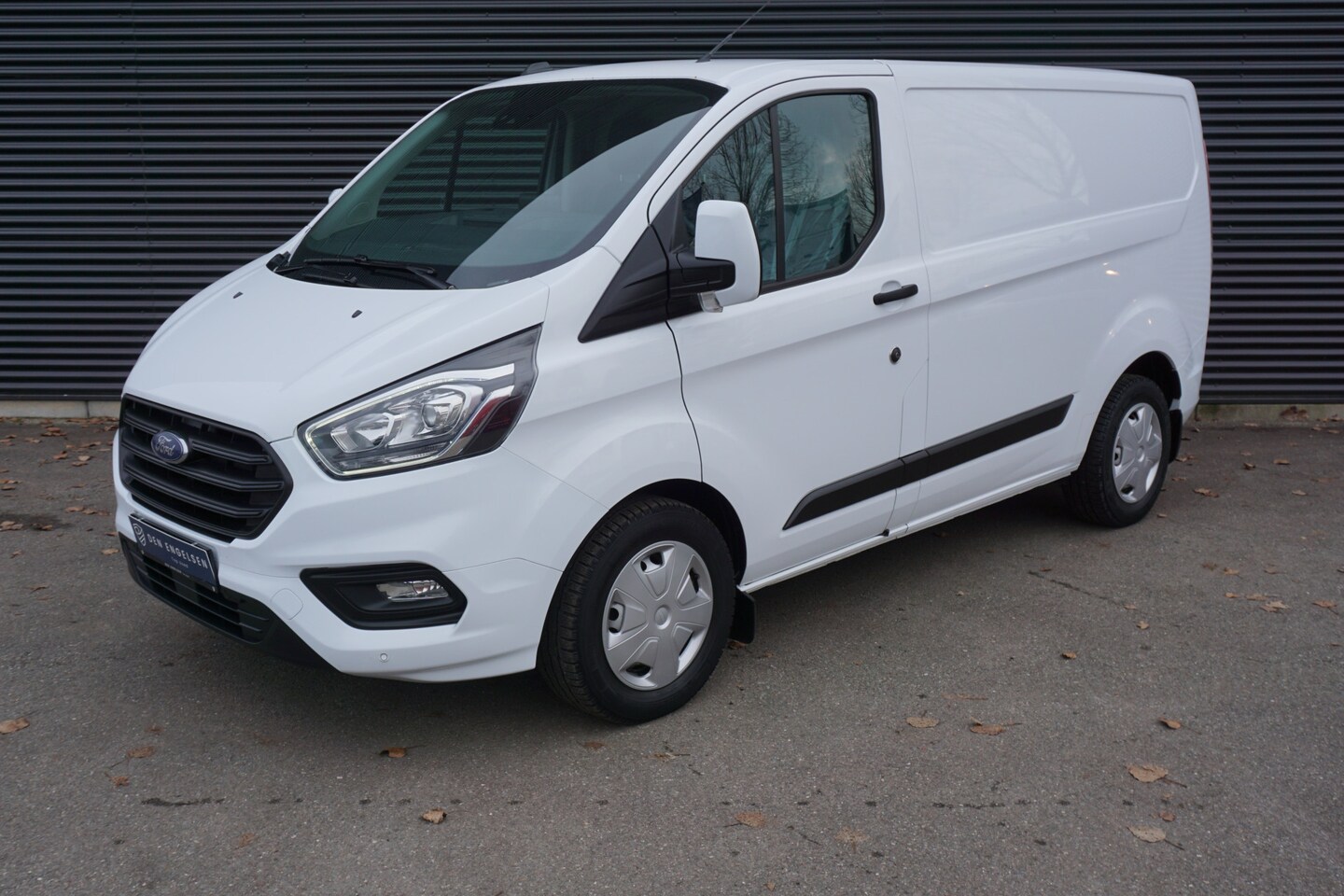 Ford Transit Custom - 131pk L1H1 Trend Apple Carplay Camera Cruise control Trekhaak Stoel & voorruit verwarming - AutoWereld.nl