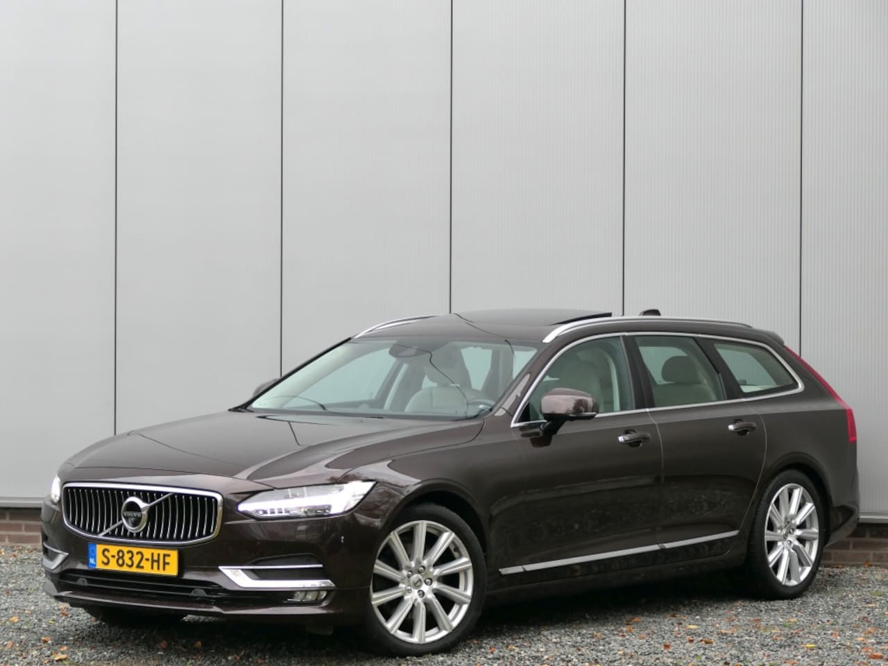 Volvo V90 - 2.0 T5 Inscription Panoramadak / Bowers&Wilkins / Trekhaak / BLIS - AutoWereld.nl