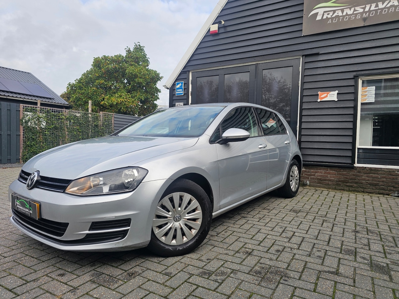 Volkswagen Golf - 1.6 TDI Trendline 1.6 TDI Trendline - AutoWereld.nl