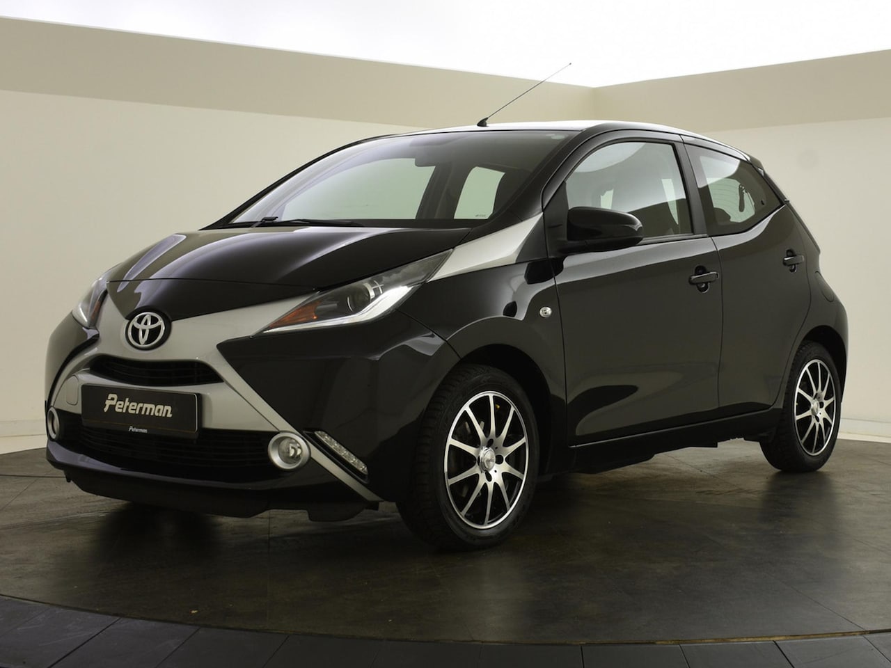 Toyota Aygo - 1.0 VVT-i x-play | Camera | Carplay/AndroidAuto | - AutoWereld.nl