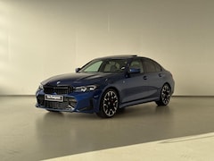 BMW 3-serie - Sedan 320i M Sport | Schuifdak | trekhaak