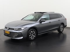 Volkswagen Passat Variant - 1.5 eTSI Business DSG | DCC Adaptief | Trekhaak | Panoramadak | Head Up | Zondag Open