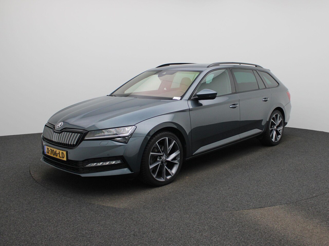 Skoda Superb Combi - 1.4 TSI iV Sportline Business | Automaat | Apple Carplay/Android Auto | Stoelverwarming Vo - AutoWereld.nl