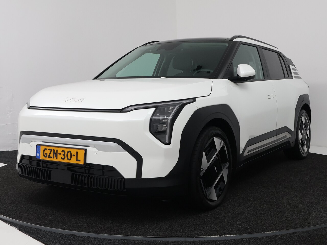 Kia EV3 - Plus Advanced 81.4 kWh | Schuifdak | Dashcam | Stuur-/Stoelverwarming | - AutoWereld.nl