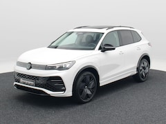 Volkswagen Tiguan - Edition 20 1.5 eHybrid 204 PK | Trekhaak | Panoramadak | LED Matrix | R-Line Exterieur |