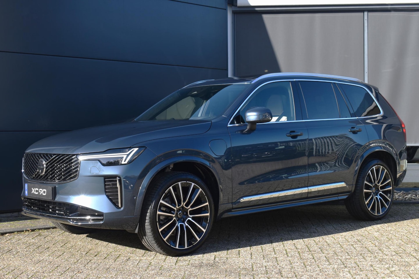 Volvo XC90 - 2.0 T8 Plug-in hybrid AWD Ultra Bright Exec. Ed. | Bowers & Wilkins premium Audio | Luchtv - AutoWereld.nl