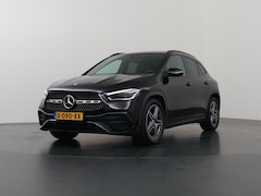 Mercedes-Benz GLA-Klasse - 200 AMG Line | Night | Trekhaak | Panoramadak | Widescreen | Stoelverwarming | Sfeerverlic