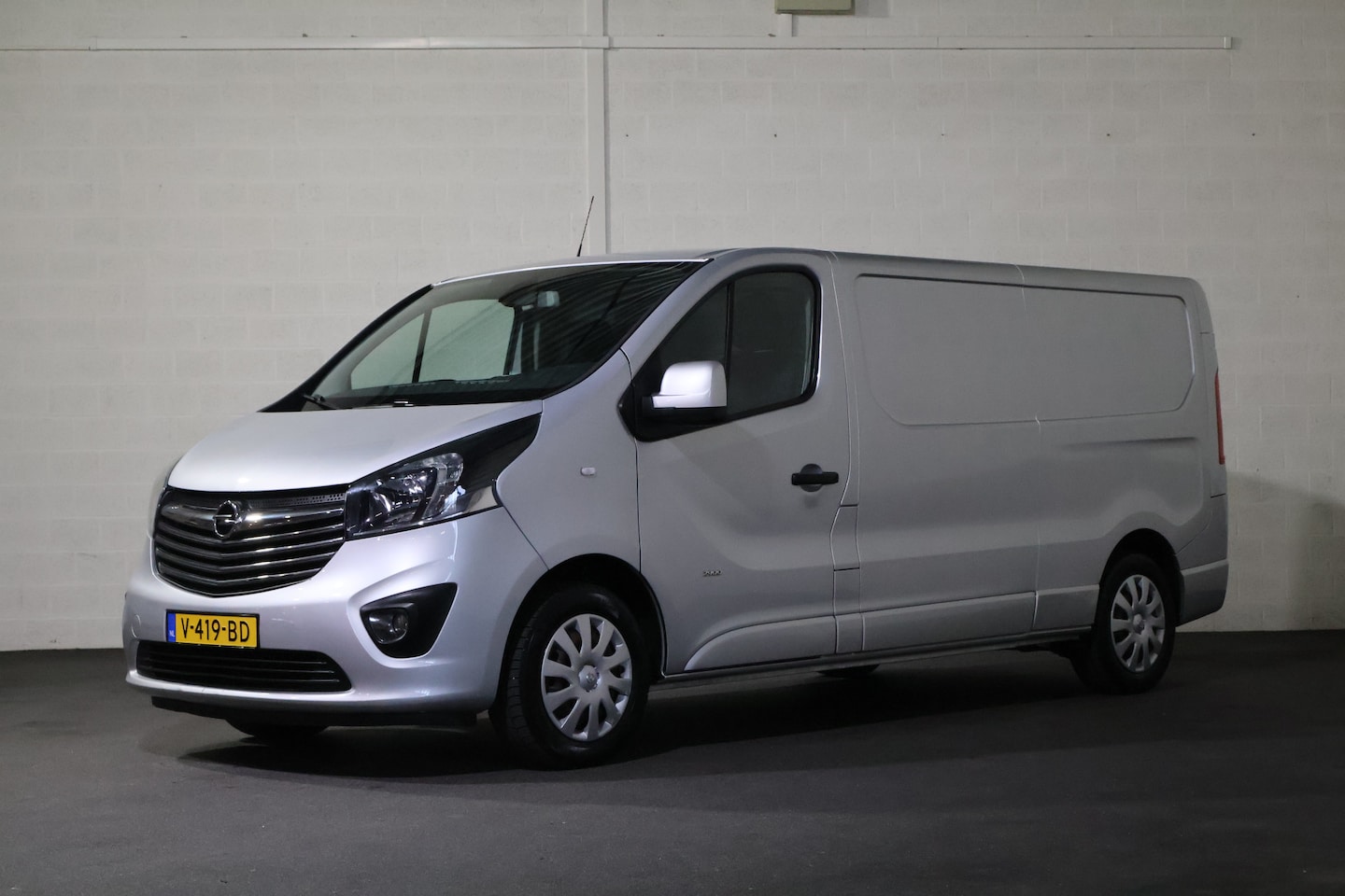 Opel Vivaro - 1.6 CDTI L2H1 Sport 1.6 CDTI 120pk L2 H1 Sport - AutoWereld.nl