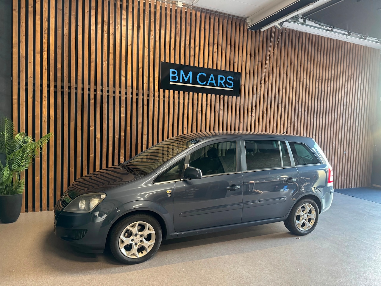 Opel Zafira - 1.8 Cosmo Airco, 7 persoons - AutoWereld.nl