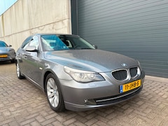 BMW 5-serie - 520i Business Line AUT NAVI *MOTOR SCHADE