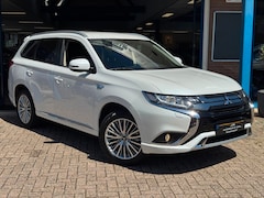 Mitsubishi Outlander - 2.4 PHEV Pure+ 2019 AUT NAVI LM NAP