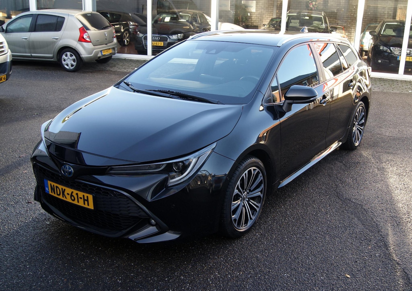 Toyota Corolla Touring Sports - 2.0 Hybrid Business Intro Trekhaak,Cruise,camera,pdc,RIJKLAARPRIJS!! - AutoWereld.nl