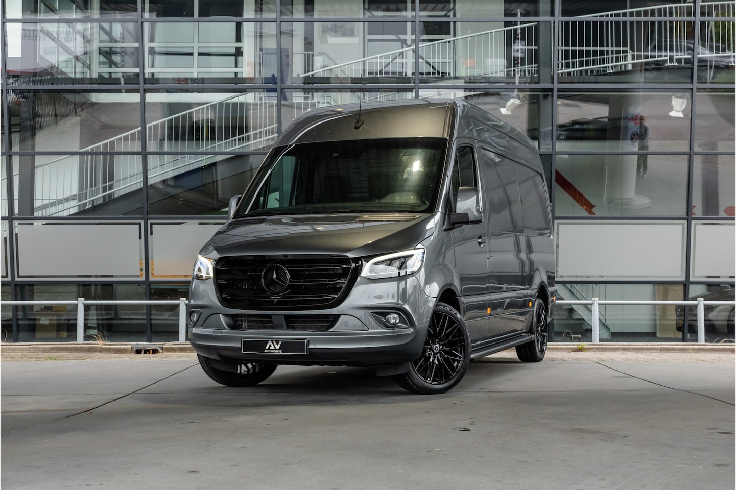 Mercedes-Benz Sprinter - 319 1.9 CDI L2H2 | Bi-Xenon | 360 Camera | ACC | MBUX Pro | Navigatie | Stoelverwarming | - AutoWereld.nl