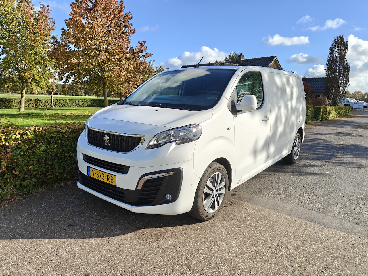 Peugeot Expert - 231S 2.0 BlueHDI 120 Premium Pack CLIMA/NAVI BJ 2018 - AutoWereld.nl