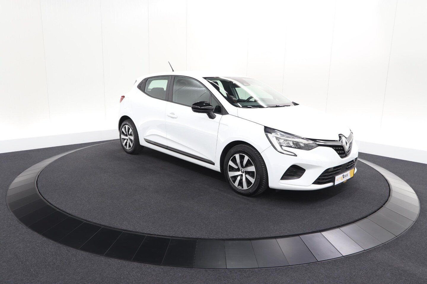 Renault Clio - TCe 90 Equilibre | Parkeersensoren | Apple Carplay | Cruise Control | Airco - AutoWereld.nl