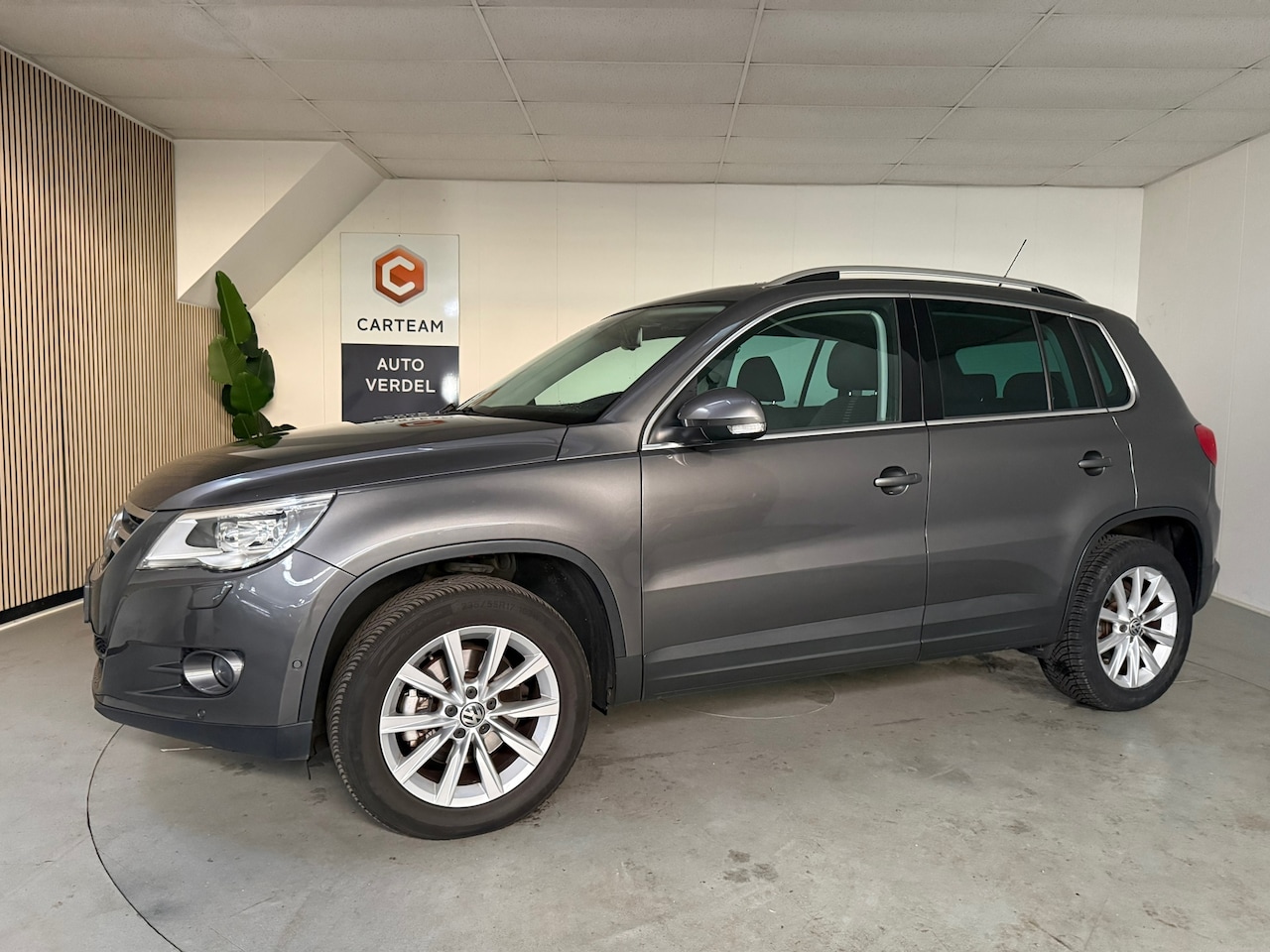 Volkswagen Tiguan - 1.4 TSI Sport&Style Airco, LMV, Trekhaak, Panodak, Nieuwstaat !! - AutoWereld.nl
