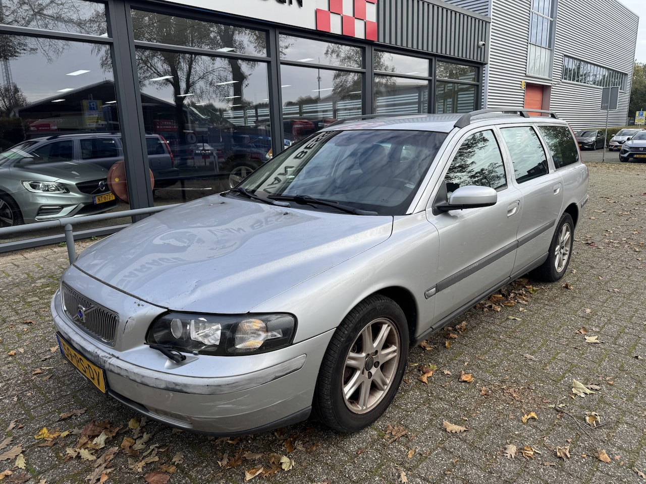 Volvo V70 - 2.4 Edition II NW APK-LEDER - AutoWereld.nl
