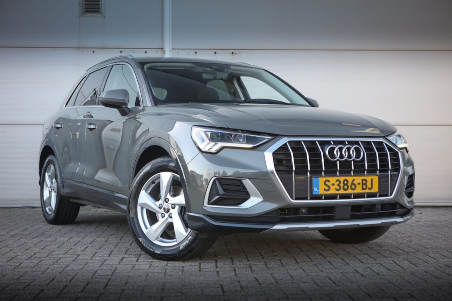 Audi Q3 - 35 TFSI S edition | Adaptieve Cruise | Carplay / Android Auto | Stoelverwarming | - AutoWereld.nl