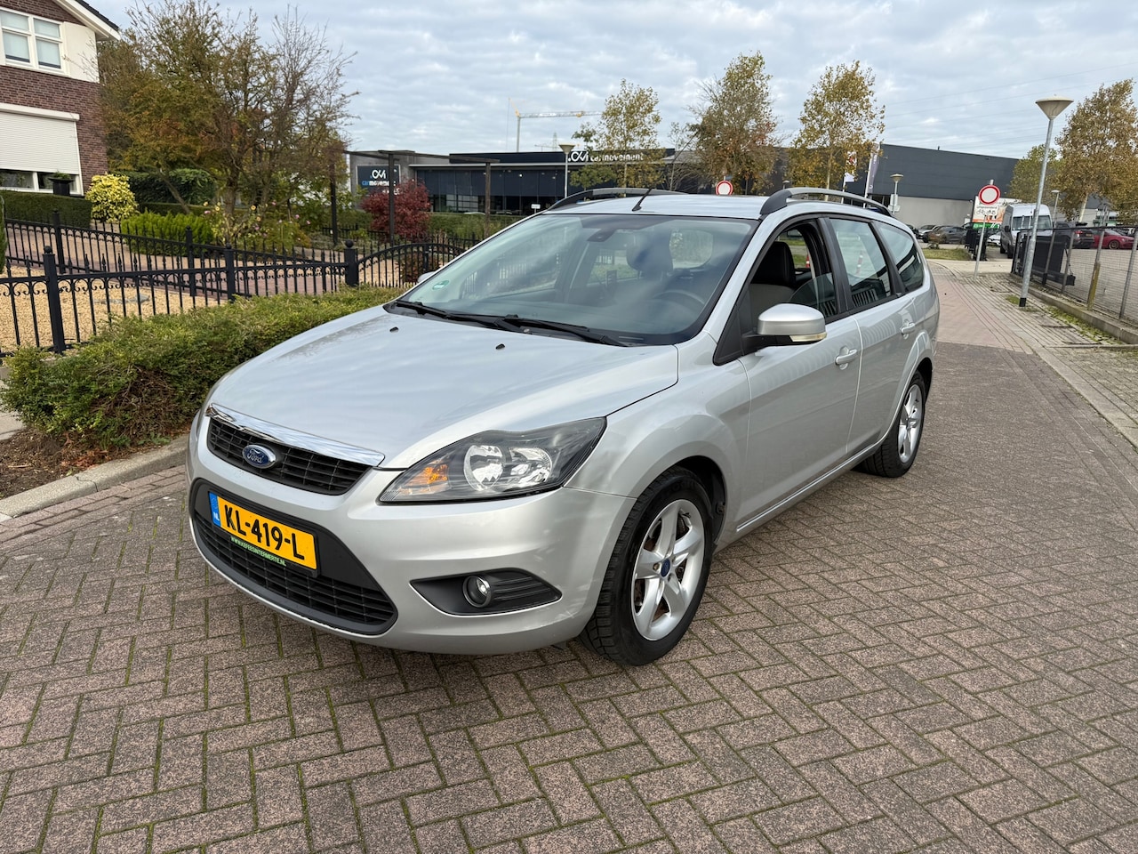 Ford Focus Wagon - 1.6 Comfort **LAGEKM** NWE APK** - AutoWereld.nl