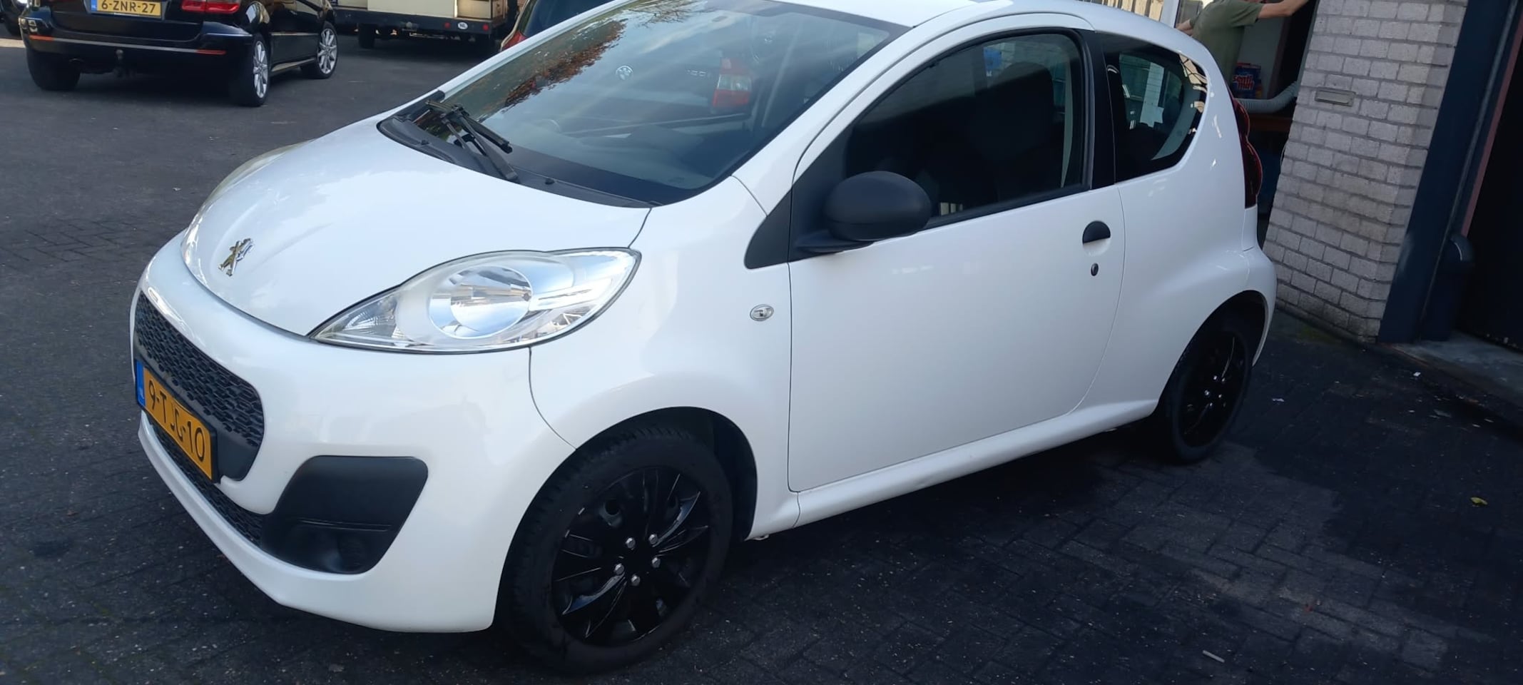Peugeot 107 - 1.0 Access Accent - AutoWereld.nl