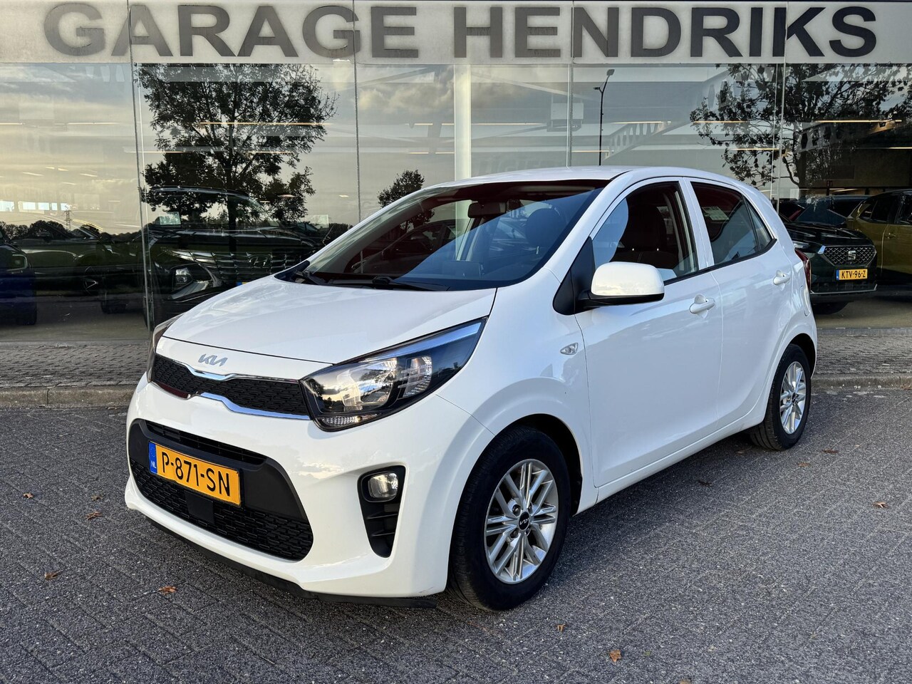 Kia Picanto - 1.0 DPi DynamicLine | Cruise Control | Camera | Carplay | Airco | LM velgen | - AutoWereld.nl