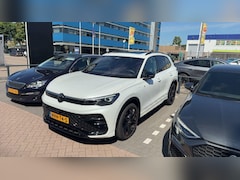 Volkswagen Tiguan - 1.5 eHybrid R-Line Edition | PANO-SCHUIFDAK | HARMAN KARDON | TREKHAAK | BLACK PACK
