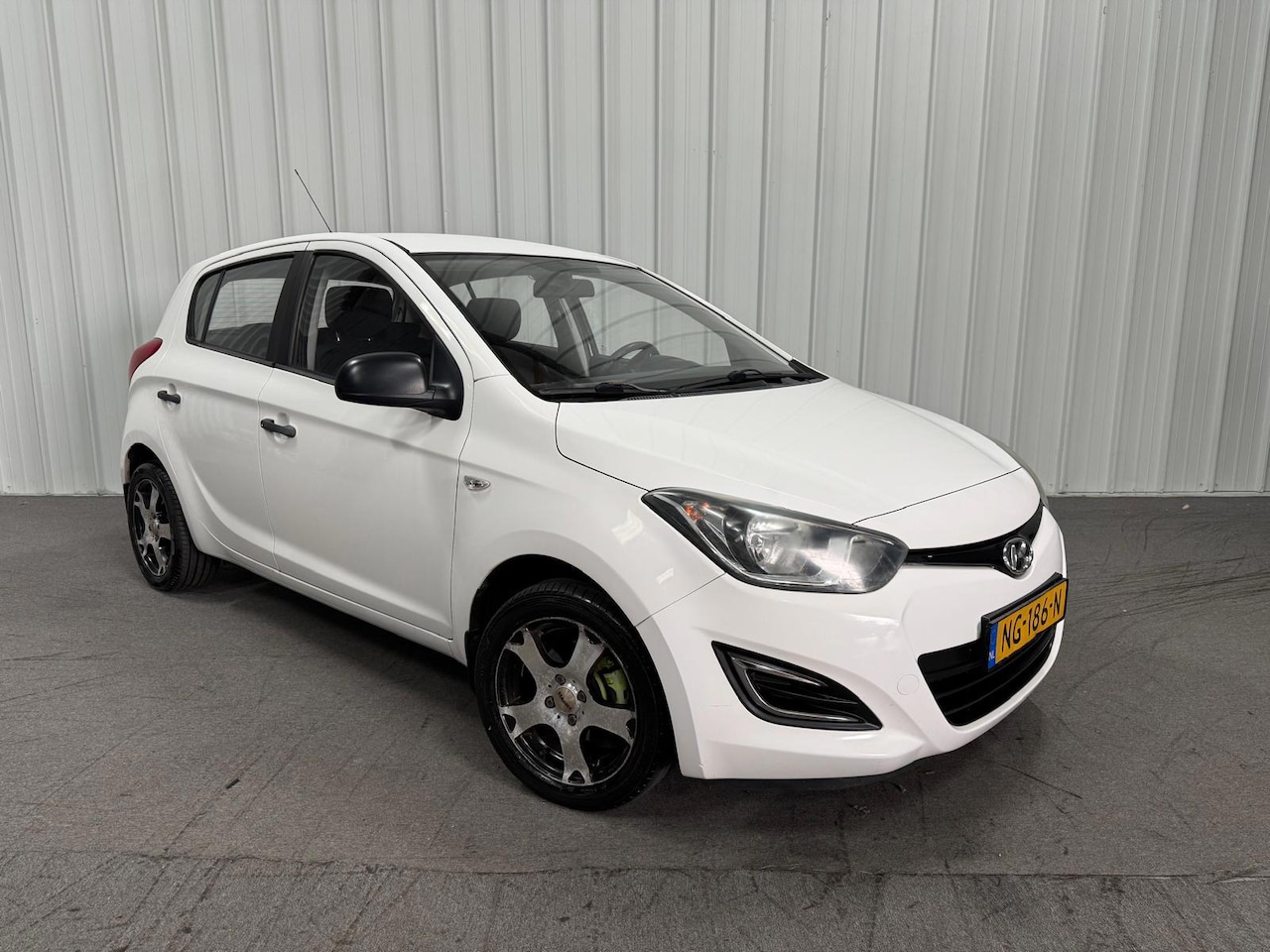 Hyundai i20 - 1.2i i-Catcher | Nieuw APK | Airco - AutoWereld.nl