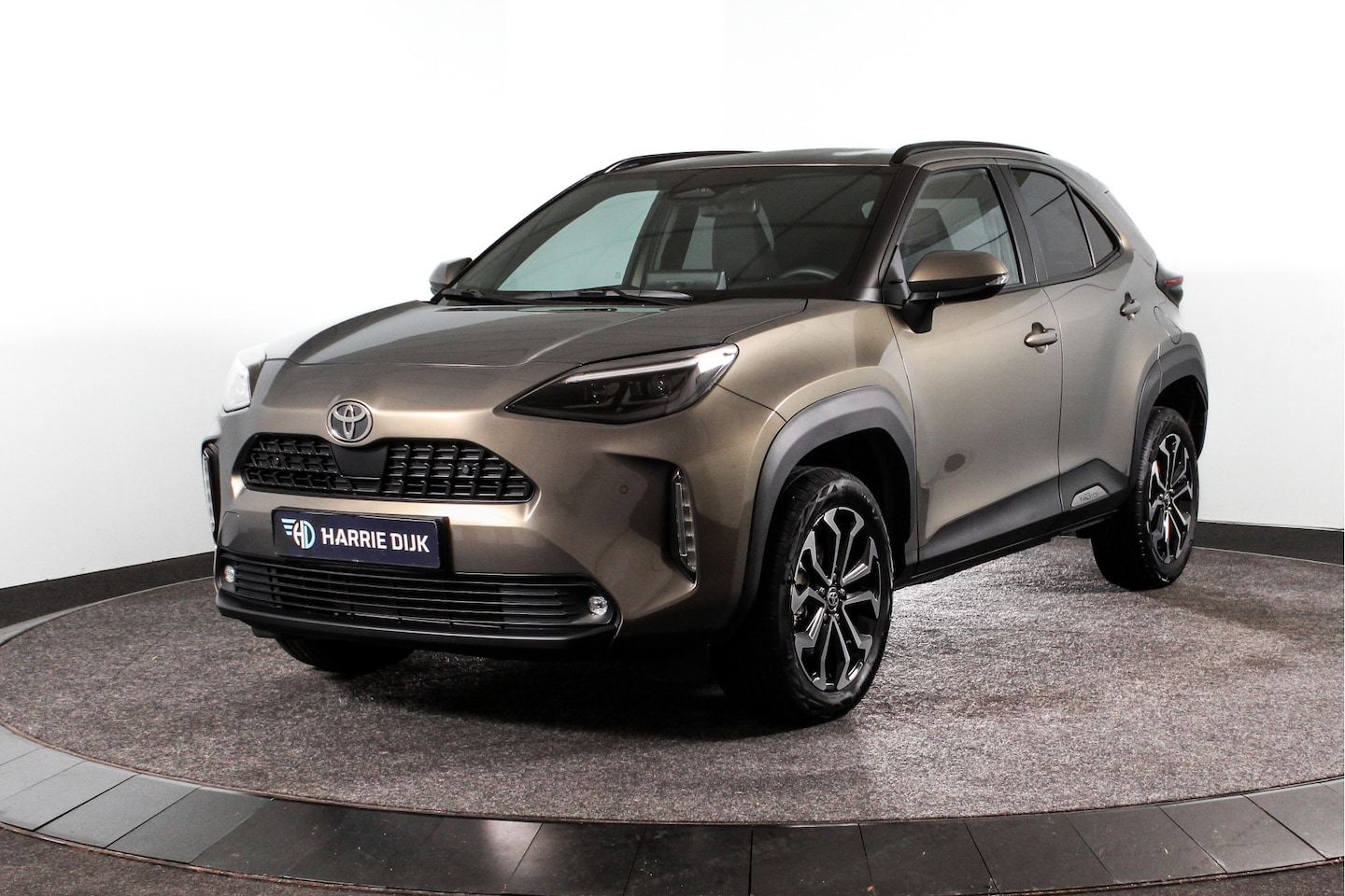 Toyota Yaris Cross - 1.5 Hybrid 115 First Edition (Facelift) | Dig. Cockpit | Adapt. Cruise | Stoelverwarming | - AutoWereld.nl