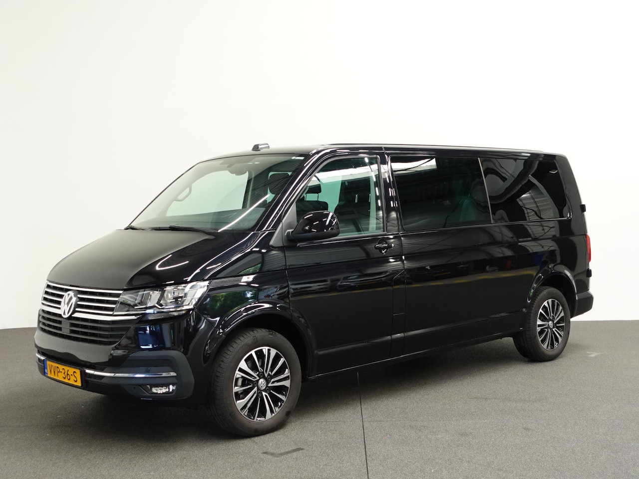 Volkswagen Transporter - 2.0TDI L2H1 150PK Highline Dubbele Cabine Automaat Airco Adaptive Cruise Control Camera Pa - AutoWereld.nl