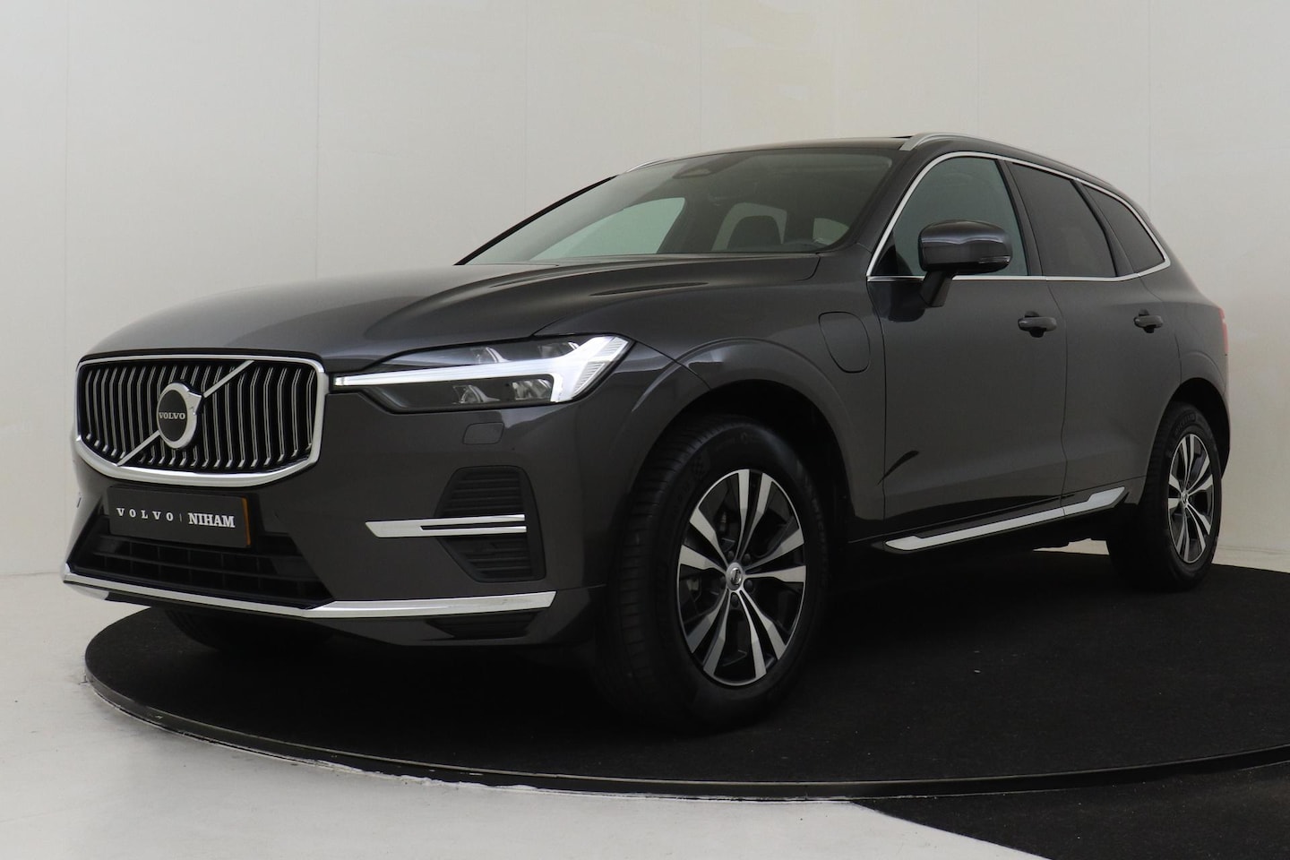 Volvo XC60 - T6 PLUG-IN HYBRID AWD CORE BRIGHT -PANO.DAK|LEDER|ADAP.CRUISE|CLIMATE|ADAP.LED|PRIVACY.GLA - AutoWereld.nl